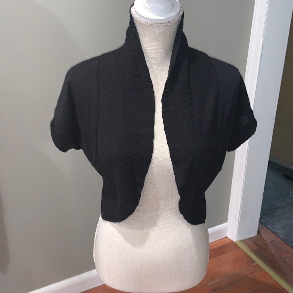 Two-One-Two New York Woman’s Cropped Sweater